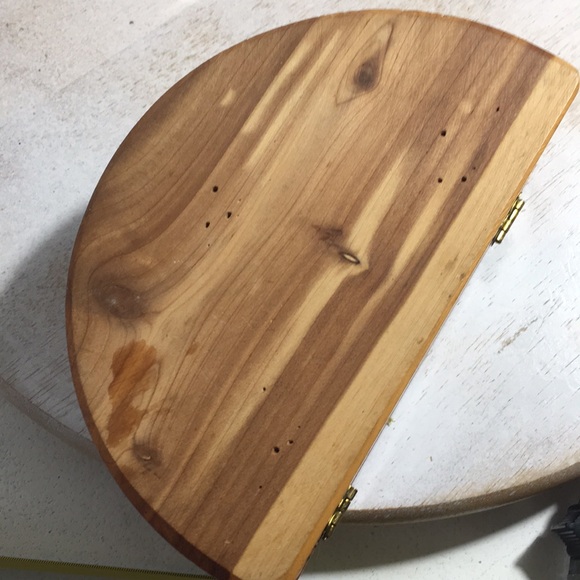 Vintage cedar wood what-not box - Picture 3 of 10